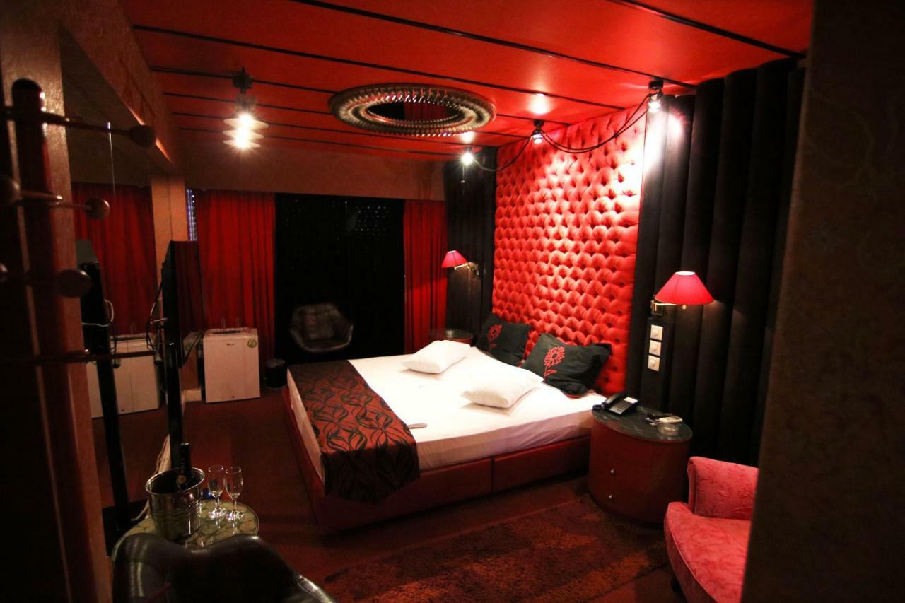 The Crystal Blue Hotel Афины Экстерьер фото